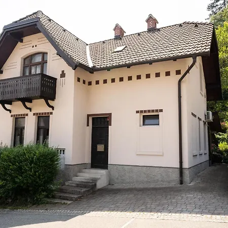 Apartment Alpine Styled In Bled